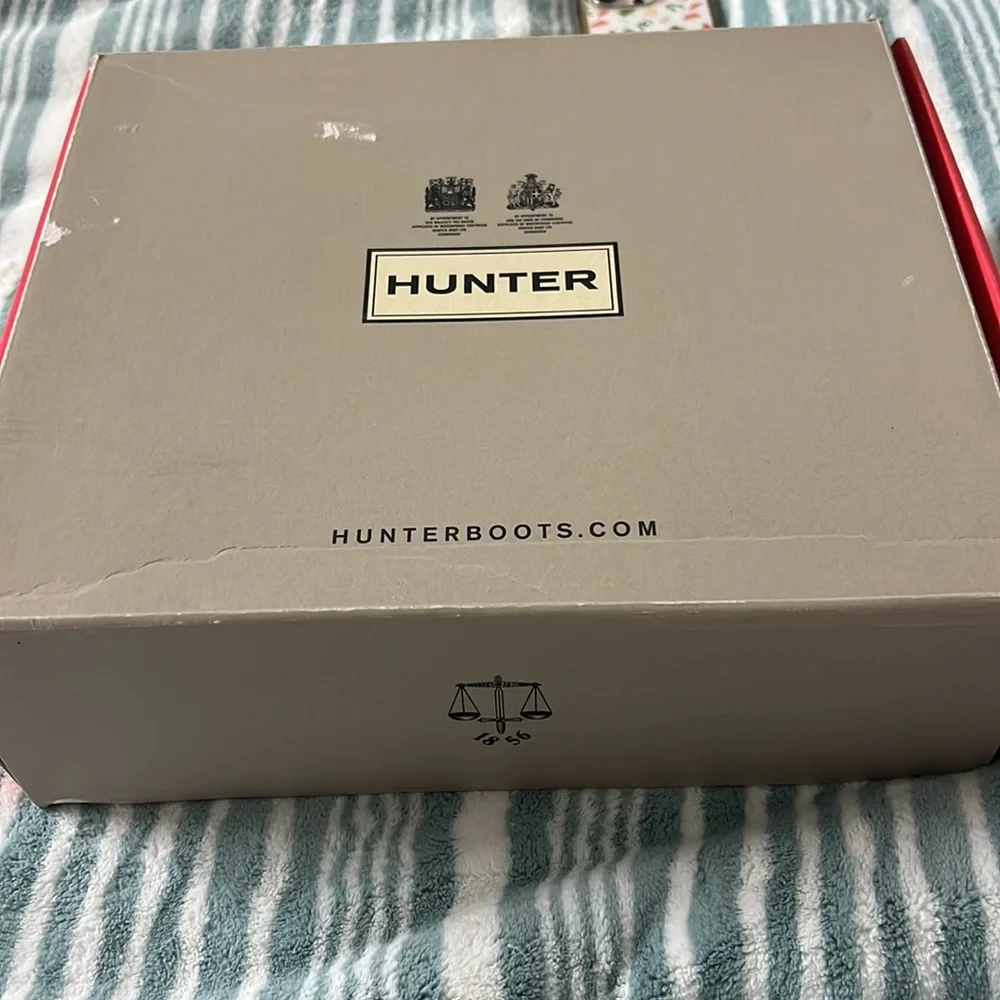 Women’s Hunter Chelsea rain boots size 8